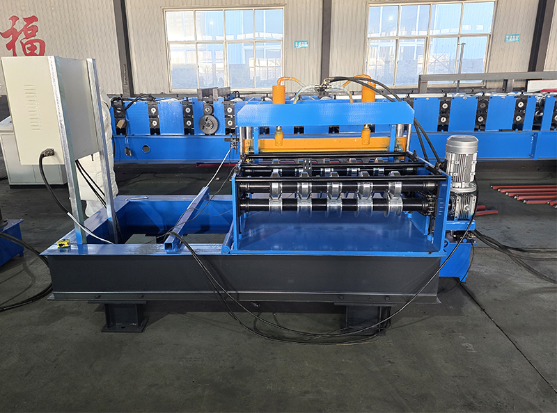 Machine de cintrage à rouleaux pour tôle de toiture Machine de cintrage à rouleaux pour tôle de toiture