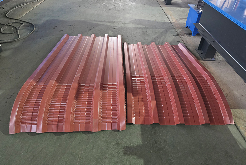 Machine de cintrage automatique à rouleaux pour tôle de toiture Machine de cintrage automatique à rouleaux pour tôle de toiture