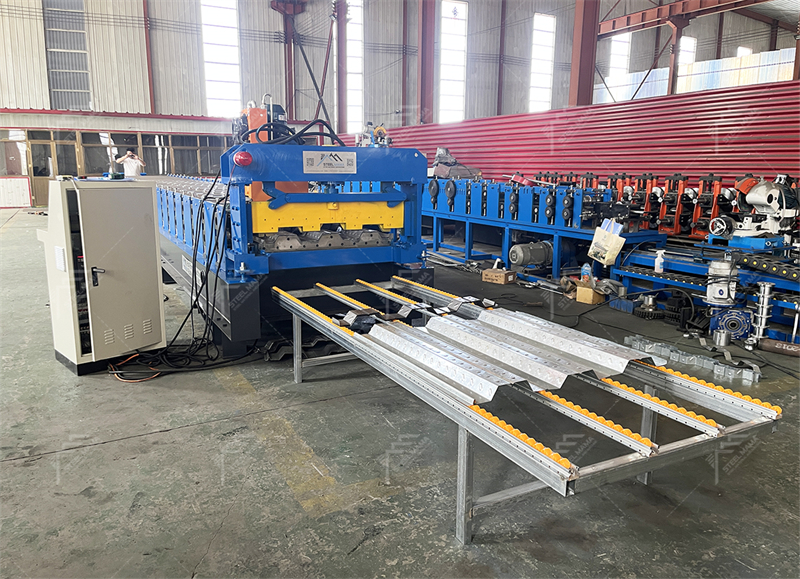 Machine de profilage de planchers