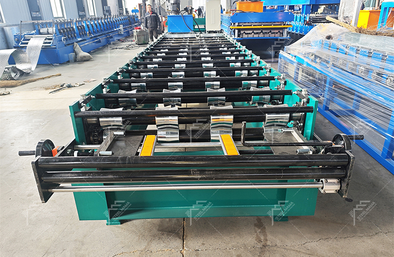 Panneau de toit rouleau formant la machine