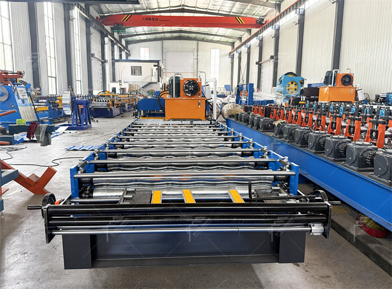 Lignes compl&egrave;tes de profilage pour tuiles m&eacute;talliques