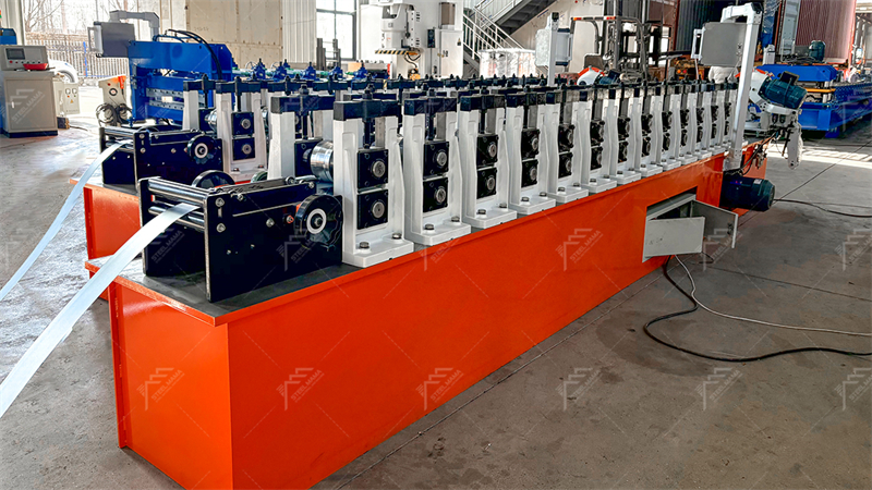 Profileuse pour volet roulant