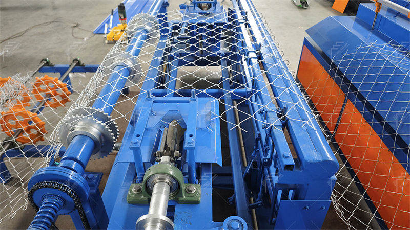 Machine &agrave; treillis m&eacute;tallique en acier galvanis&eacute;