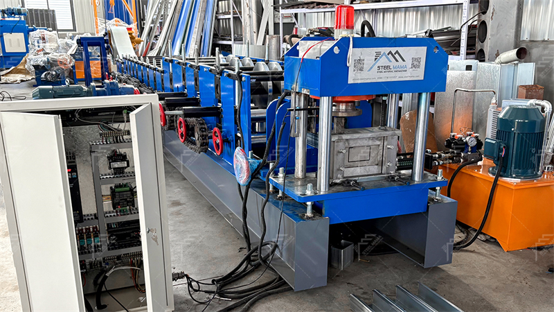 Machine de formage de pannes en acier en C enti&egrave;rement automatique