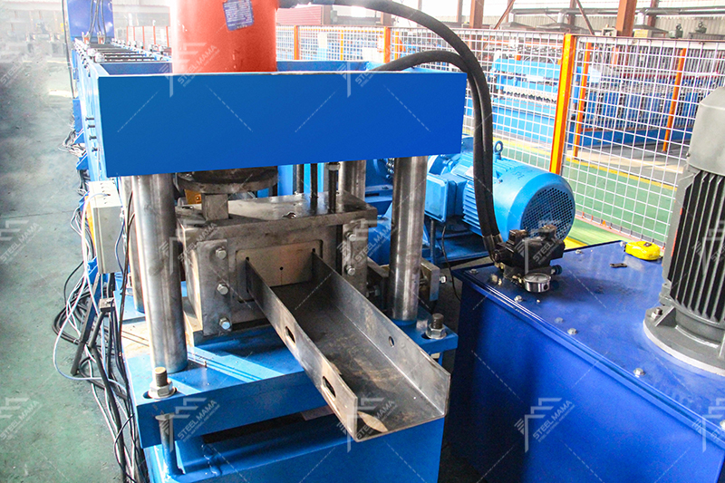 Machine de fabrication de glissi&egrave;res de s&eacute;curit&eacute; - Steelmama Machine