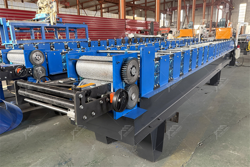 machine pour toiture m&eacute;tallique &agrave; joint debout