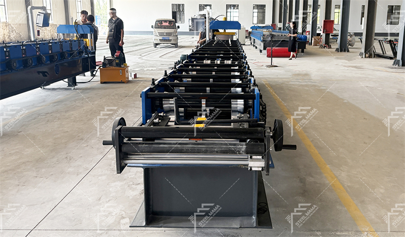 Machine de formage de rouleaux