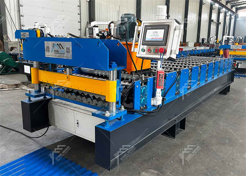 Machine de formage de t&ocirc;les de toiture