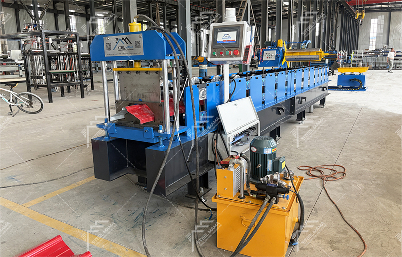 Machine de profilage de t&ocirc;les de toiture 